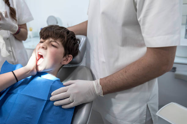 Best Emergency Tooth Extraction in Cypress Lake, FL